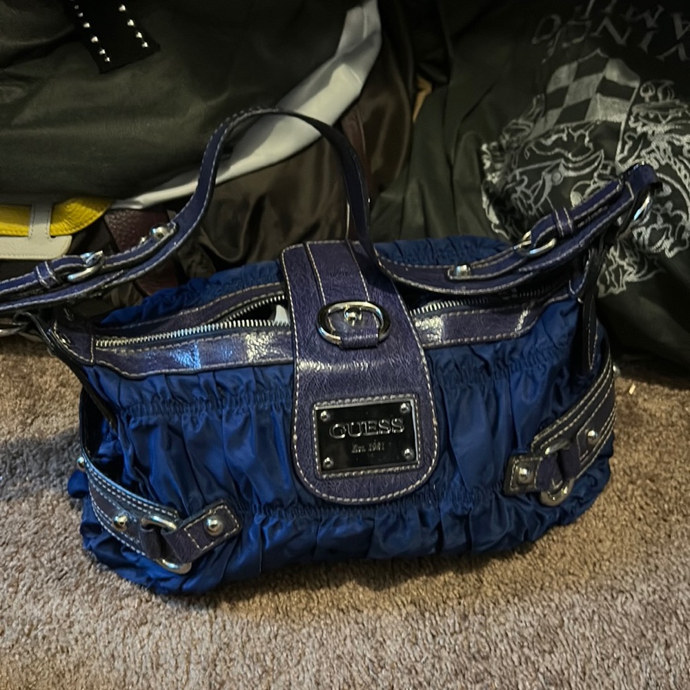 Like new Guess purse